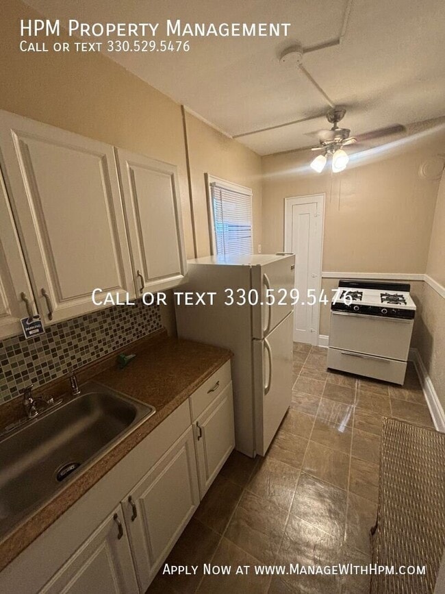 Building Photo - 11516 Clifton Blvd