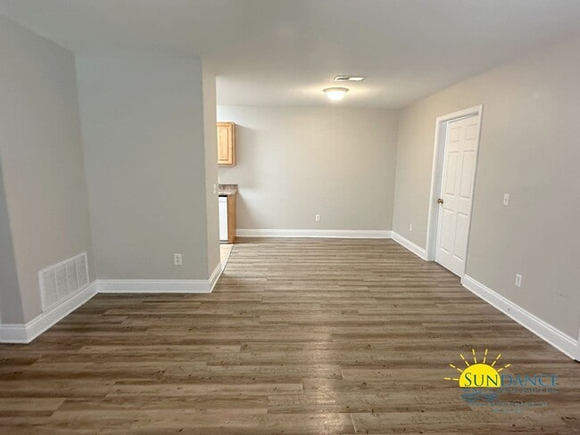 Building Photo - Beautiful  3 Bedroom home in Pensacola!