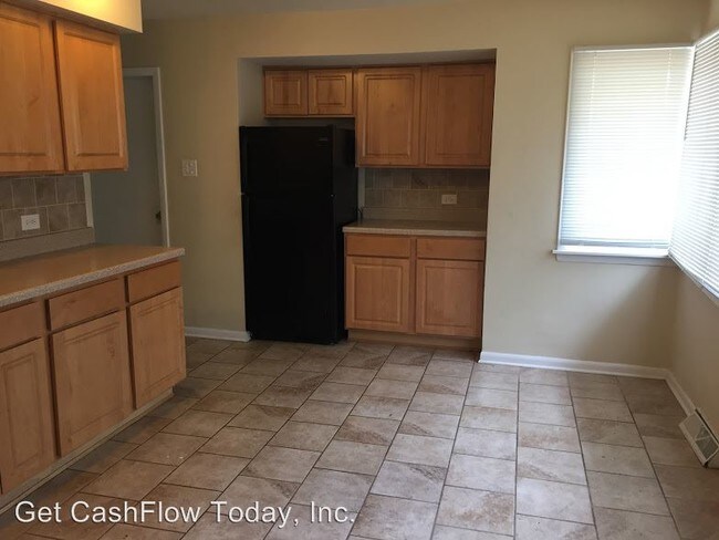 Building Photo - 4 br, 2.5 bath House - 2356 184th Street
