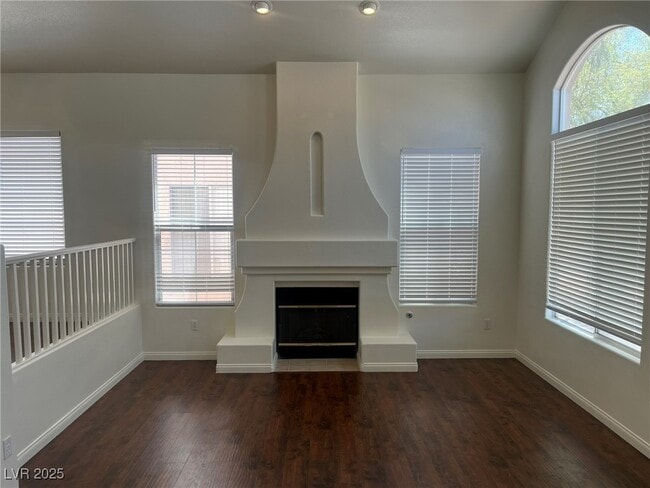 Building Photo - 302 Waterton Lakes Ave