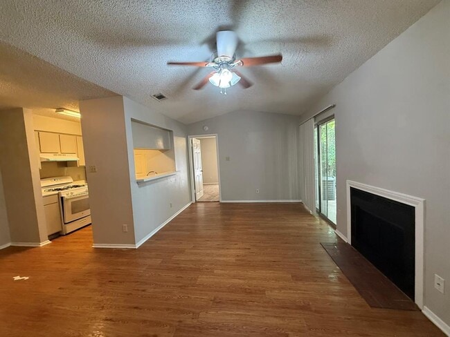 Building Photo - 12812 Tomanet Trail