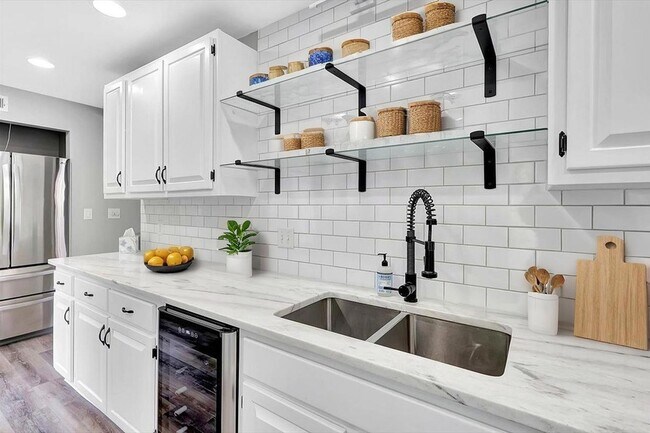 Foto del edificio - 1284 Heritage Landing Dr