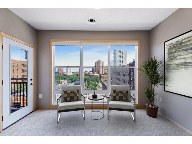 Building Photo - 301 Oak Grove St