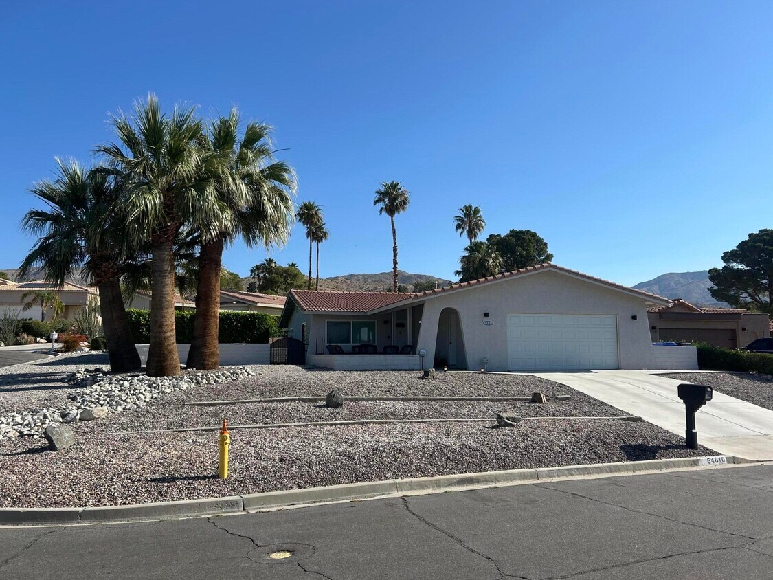 Foto principal - 64610 Pinehurst Cir