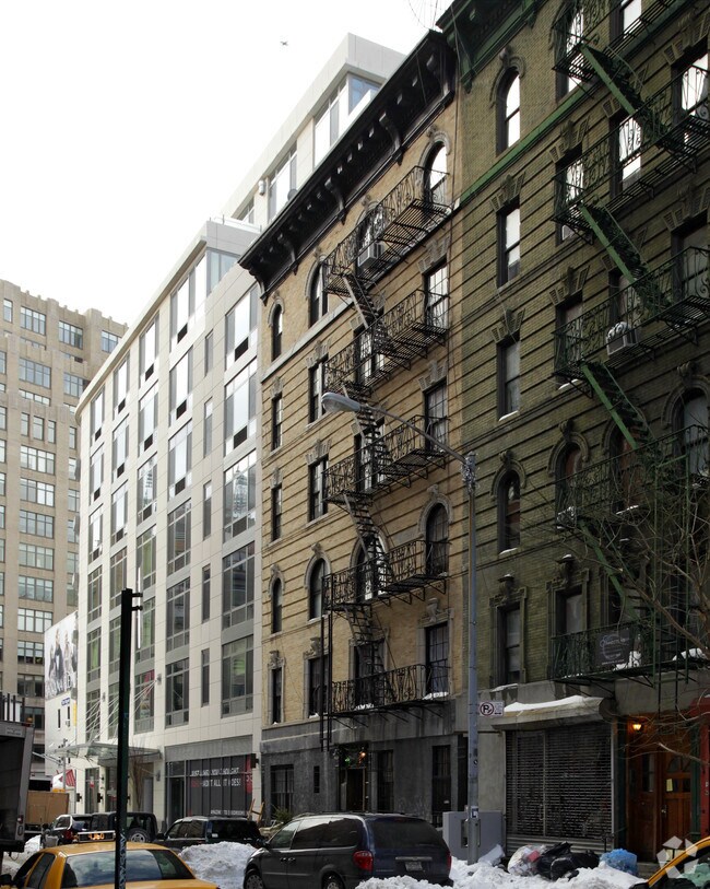 Building Photo - 57 Thompson St