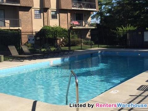 Foto del edificio - 420 Walton Ln