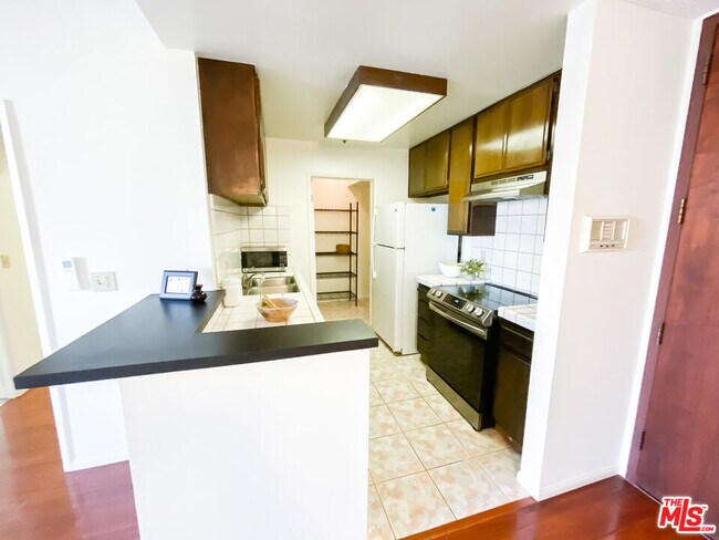 Foto del edificio - 222 S Central Ave