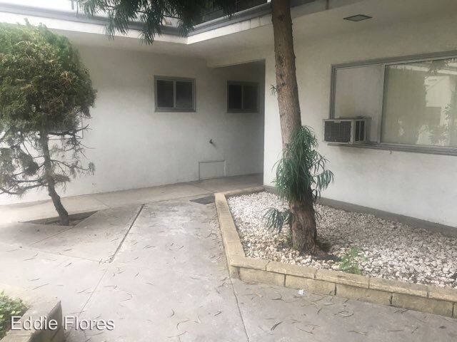 Foto del edificio - 8925 La Puebla Ave