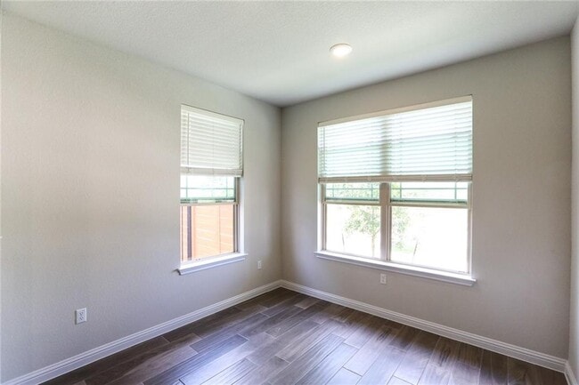 Foto del edificio - 8108 Ausblick Ave