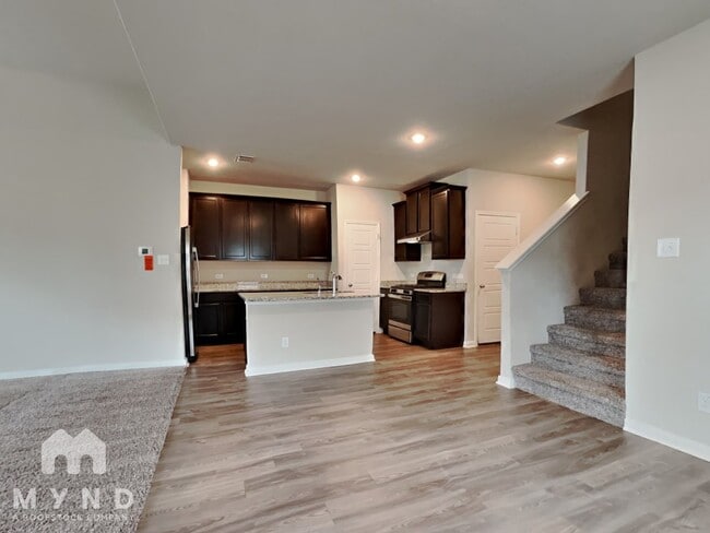 Building Photo - 6707 Shiraz Way