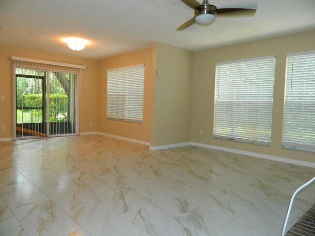 Building Photo - 672 Roaring Dr