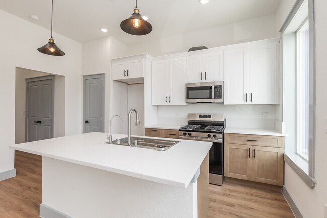 Foto del edificio - 704 S 1st St