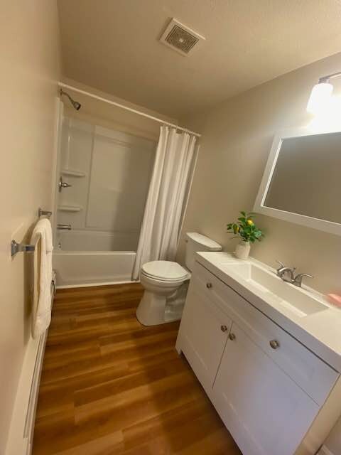 Foto del edificio - 106 Burnell Dr