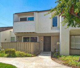 Building Photo - 369 Meadow Ct