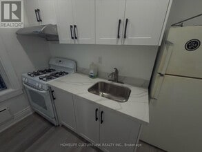 Building Photo - 737 Broadview Ave