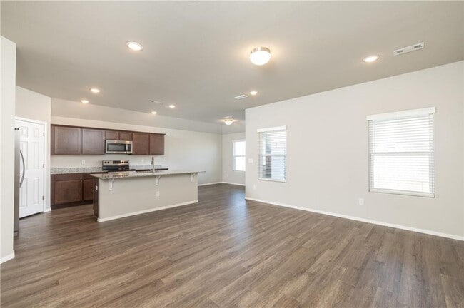 Building Photo - 2701 Bauer St