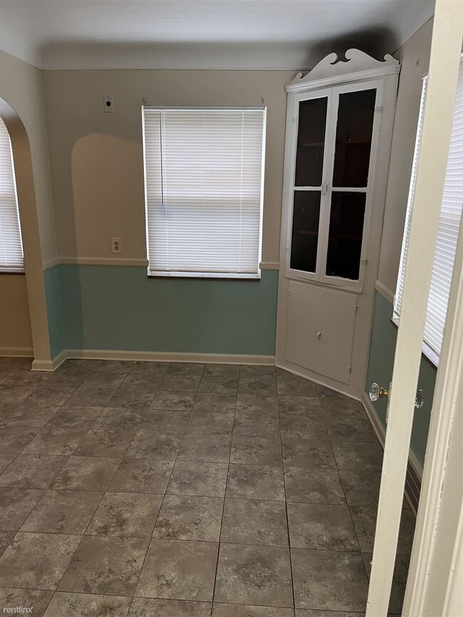 Building Photo - 4 br, 1.5 bath House - 15205 Maplewood Map...