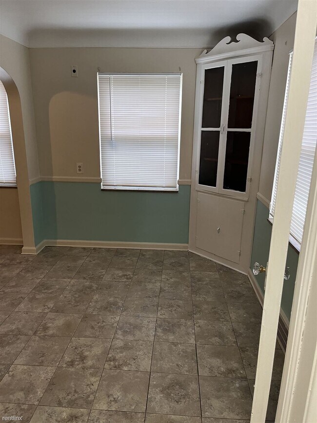 Foto del edificio - 4 br, 1.5 bath House - 15205 Maplewood Map...
