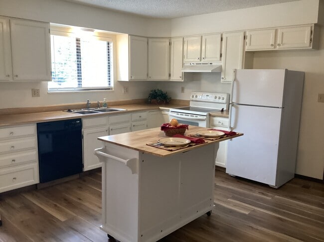 Foto del edificio - 813 Pine Ave