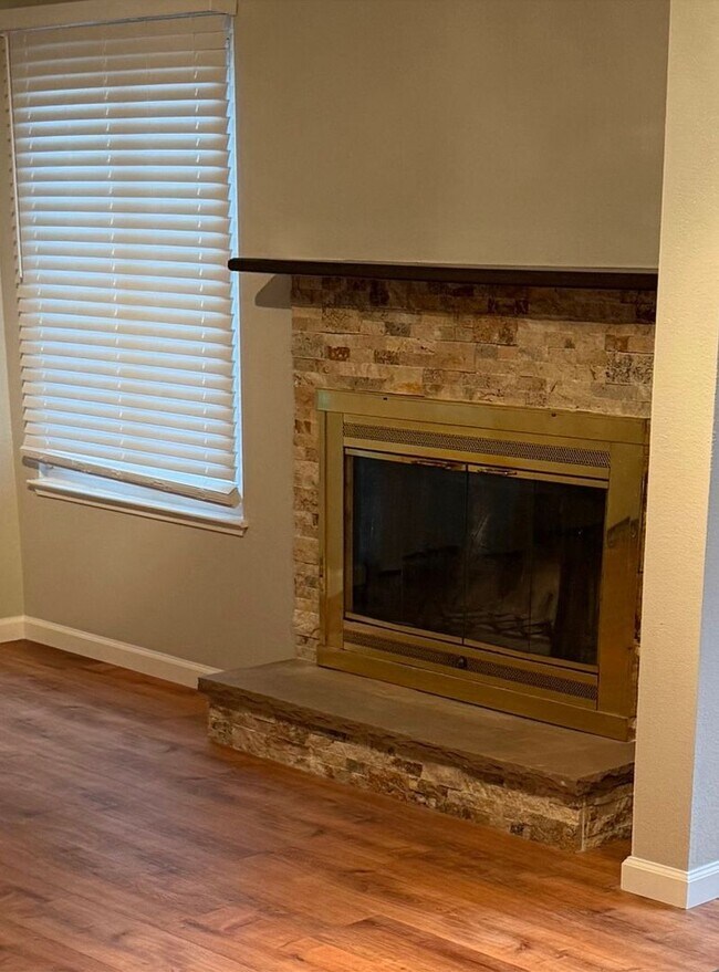 Foto del edificio - 2315 Roundhouse Rd