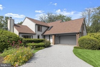 Building Photo - 5 Whitebridge Ct