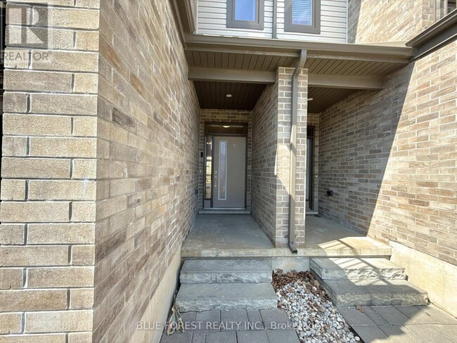 Building Photo - 2112 Meadowgate Blvd