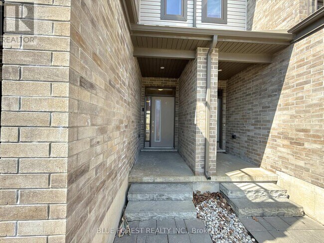 Photo du bâtiment - 2112 Meadowgate Blvd