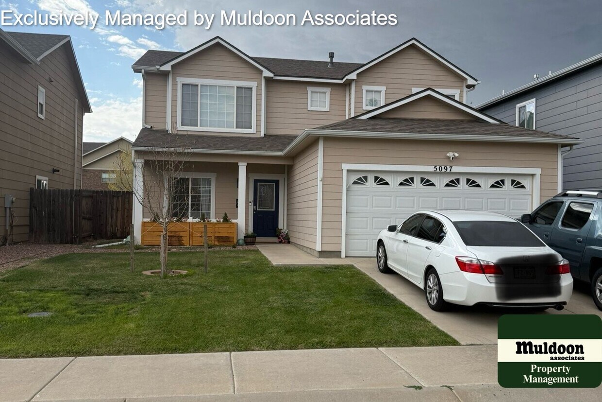 Foto principal - Coming Soon! Great 2 story 4 bed 2.5 bath ...