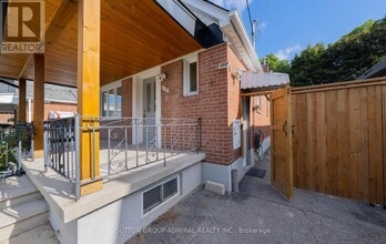 Building Photo - 112 Strathnairn Ave