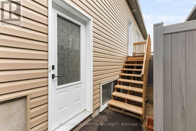 Building Photo - 503 MOONLIGHT Dr