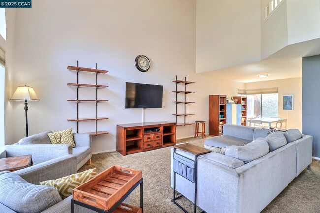 Foto del edificio - 1728 Peachwillow St