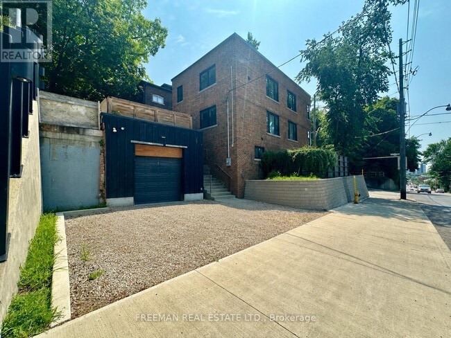 Building Photo - 62 Austin Terrace