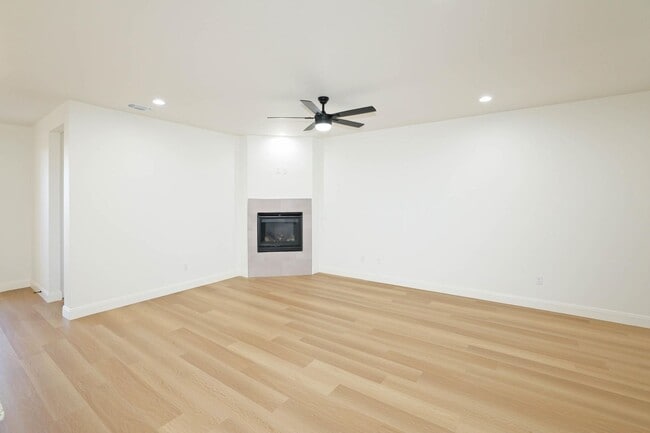 Foto del edificio - 10424 Tierra Santa