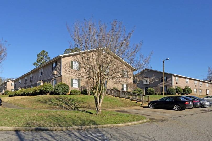 ReNew West Durham Apartments 700 Morreene Rd Durham, NC