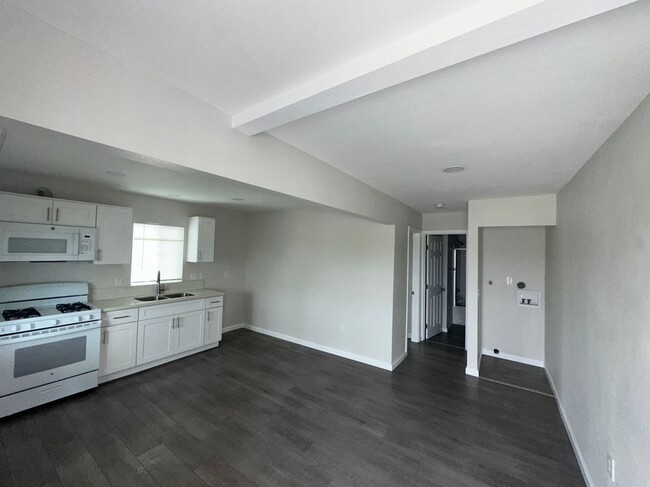 Foto del edificio - 4734 E 57th St