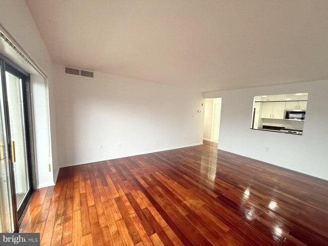 Building Photo - 606 Cooper Landing Rd