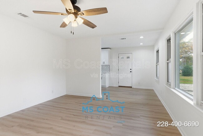 Foto del edificio - 3713 Belmede Dr