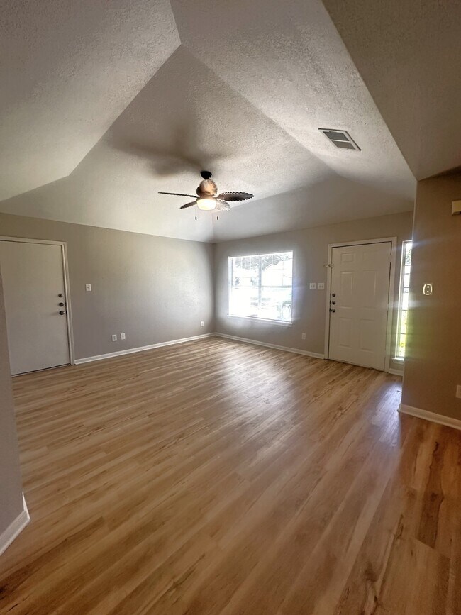 Building Photo - 16409 Danika Oak