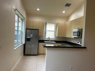 Foto del edificio - 6211 Arlington Way