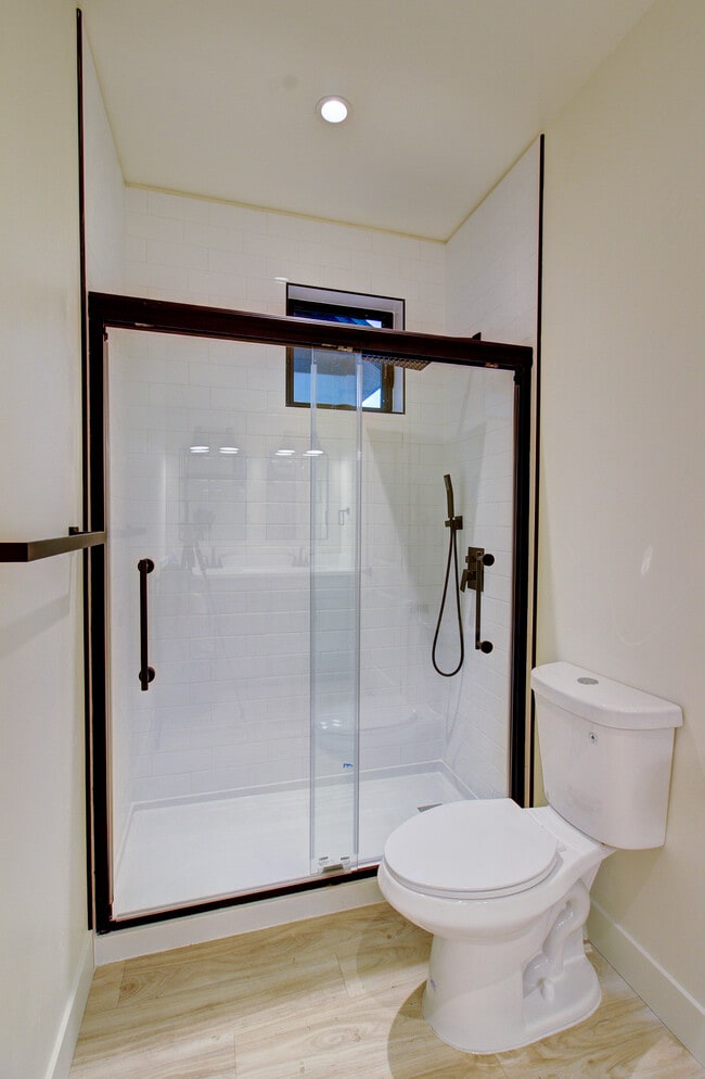 Building Photo - 1221 East Emma Drive