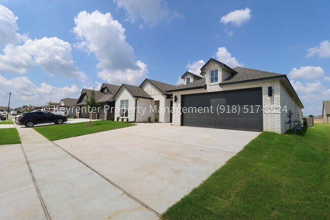 Foto del edificio - 2908 S Redwood Ave