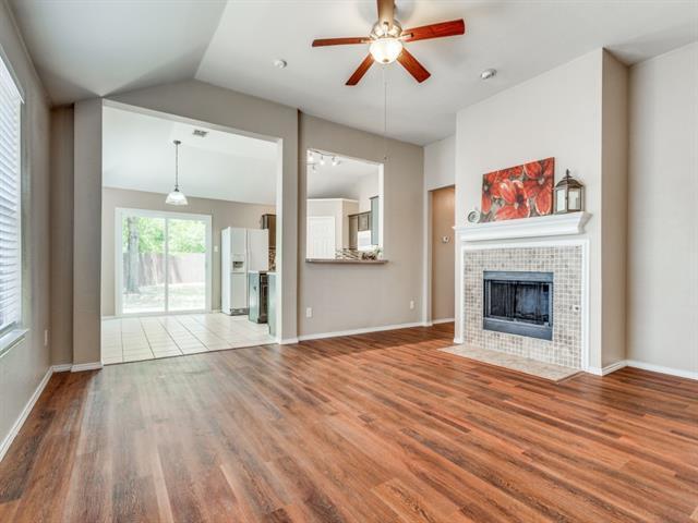 Foto del edificio - 9300 Warren Dr