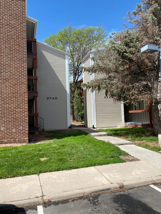 Primary Photo - 2740 W 86th Ave