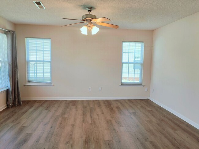 Building Photo - 4913 Lighthouse Ct