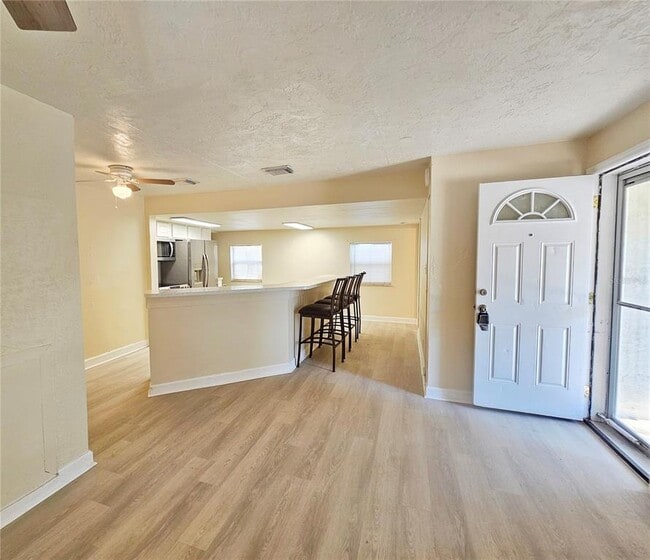 Building Photo - 5610 Kelly Dr N