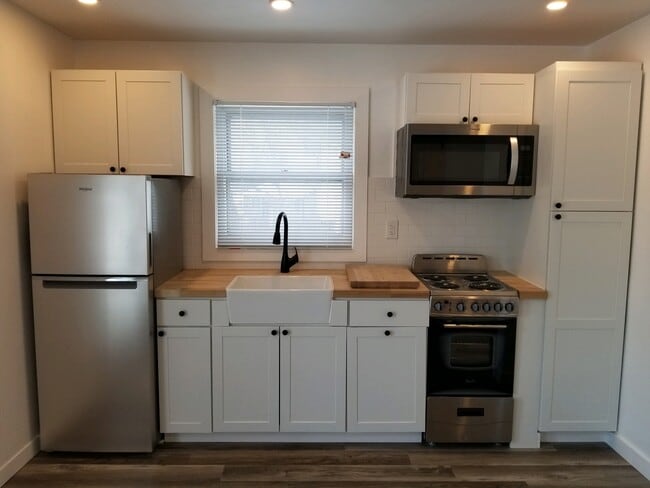 Kitchen - 6A Marlyn Dr