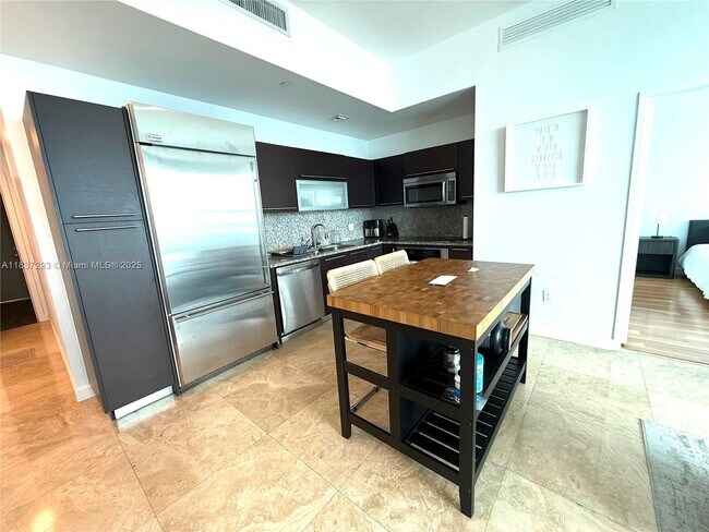 Foto del edificio - 950 Brickell Bay Dr