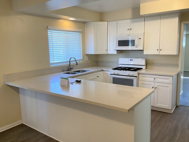 Building Photo - 10147 Aldea Ave
