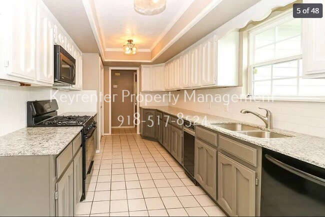 Foto del edificio - 3 Bed 2 Bath South Tulsa with Pool, Jenks Schools