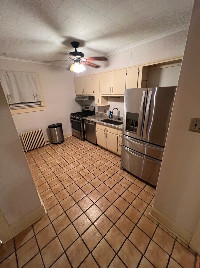 323 N Blakely St Unit 1, Dunmore, PA 18512 Apartments in Dunmore, PA